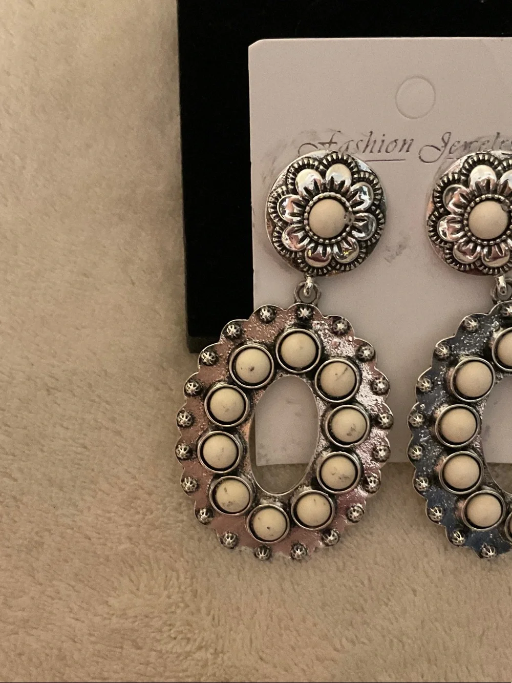 Fashion Jewelry Silver-Tone Oval Dangle Earrings with Cream Accents